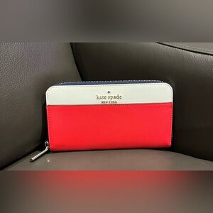 ❌NOT FOR SALE❌Kate Spade Red and White Continental Wallet EUC